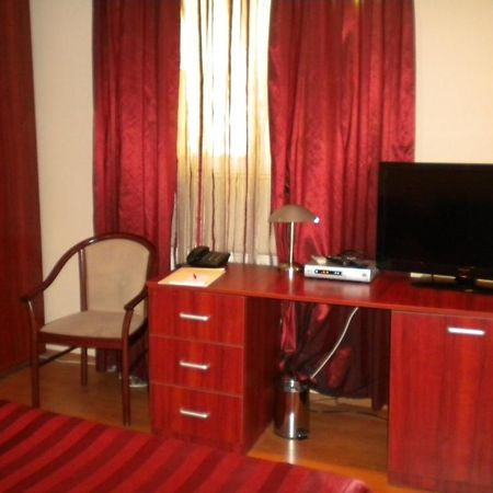 Hotel Ary Kaloşvar Dış mekan fotoğraf