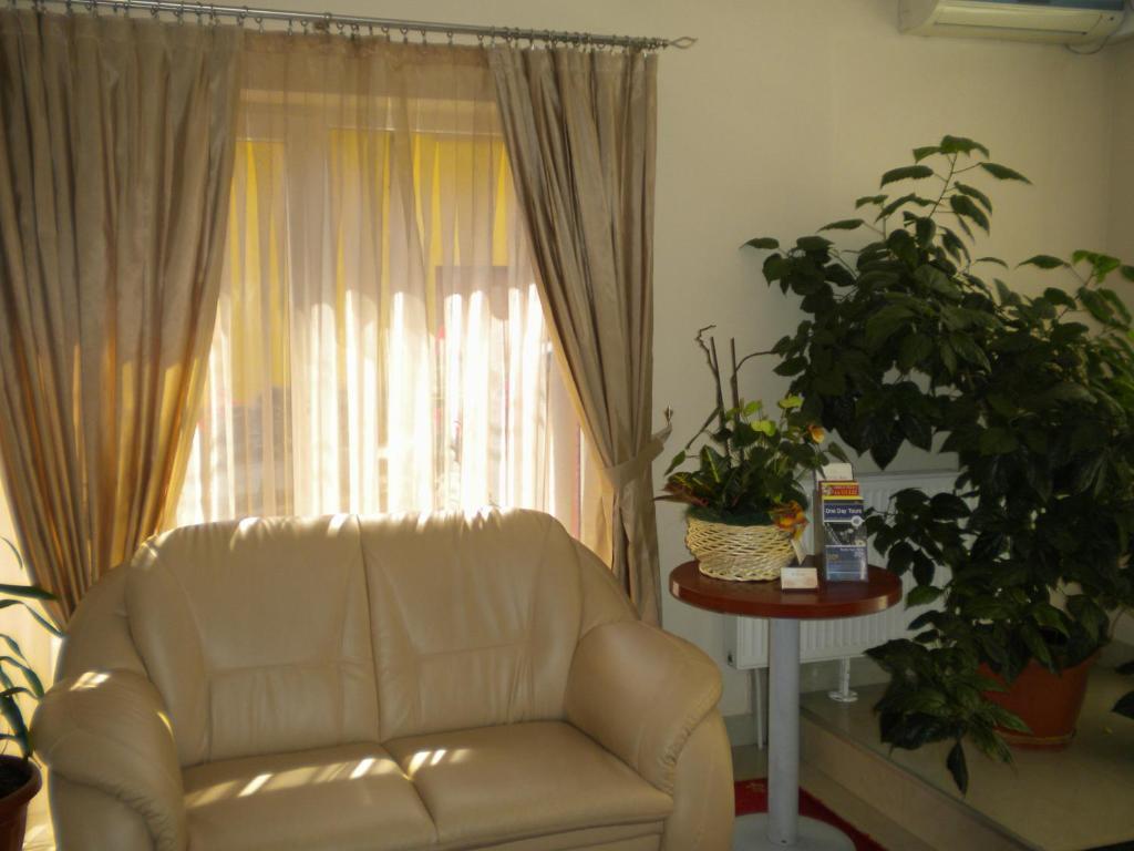 Hotel Ary Kaloşvar Dış mekan fotoğraf